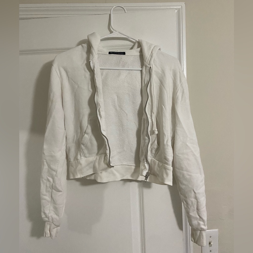 BRANDY MELVILLE cropped white hoodie